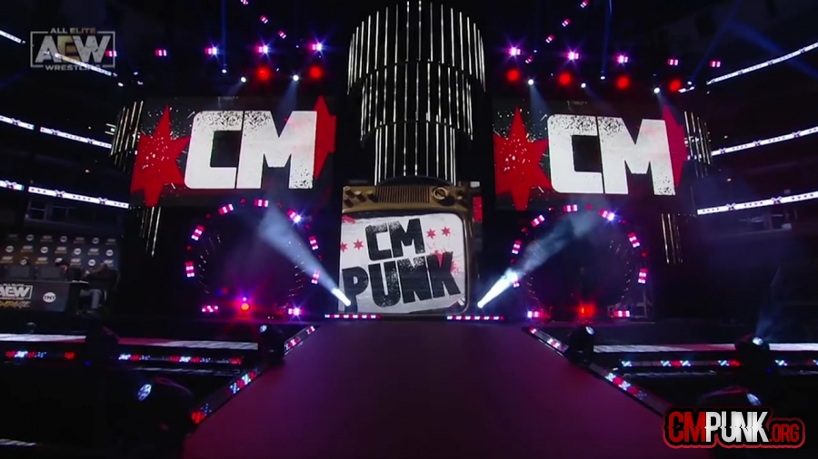 CM_Punk_describes_his_emotional_debut_with_AEW_SportsNation_mp41507.jpg