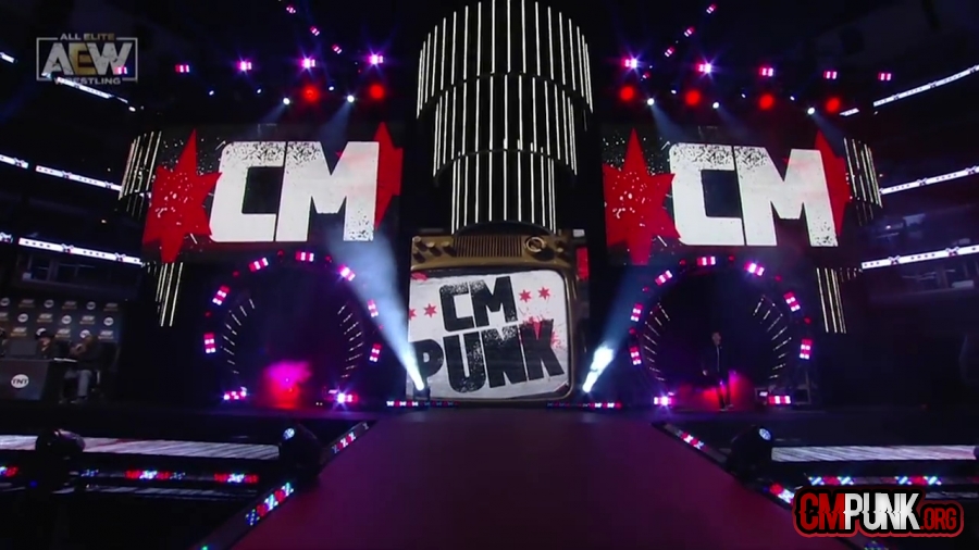 CM_Punk_describes_his_emotional_debut_with_AEW_SportsNation_mp41508.jpg
